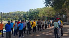 GOTONG ROYONG BERSIHKAN EMBUNG BEMBEM